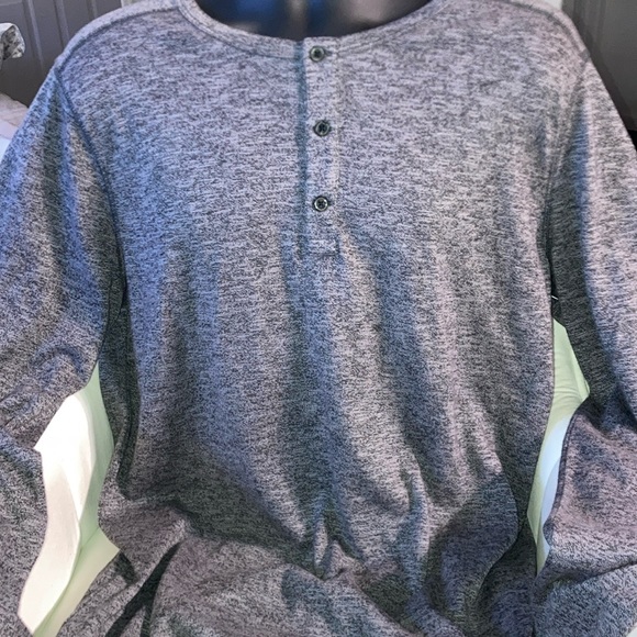 Treasure & Bond Double Knit Henley Size XL Long sleeve Gray. 3 button placket . - Picture 7 of 9
